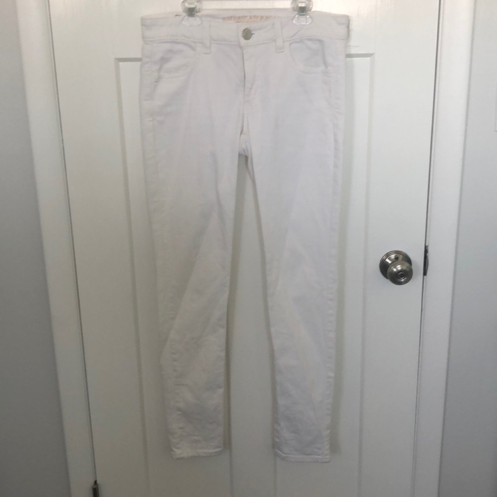 White jeggings.